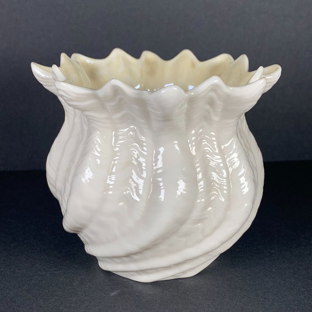 Belleek Neptune Vase Vintage 6th Mark 1965-1980 Ireland